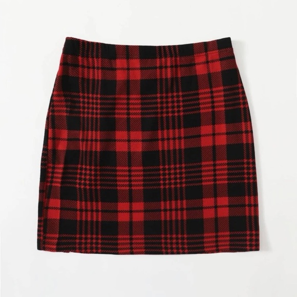 Brand New - Red Plaid Skirt With Slit - Size 8 - Picture 2 of 5